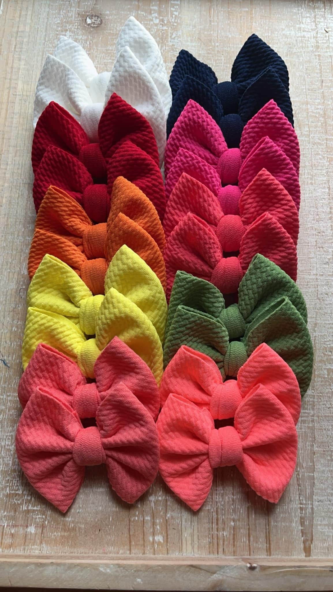 Mystery 2.5" Mini Piggy Bow Set